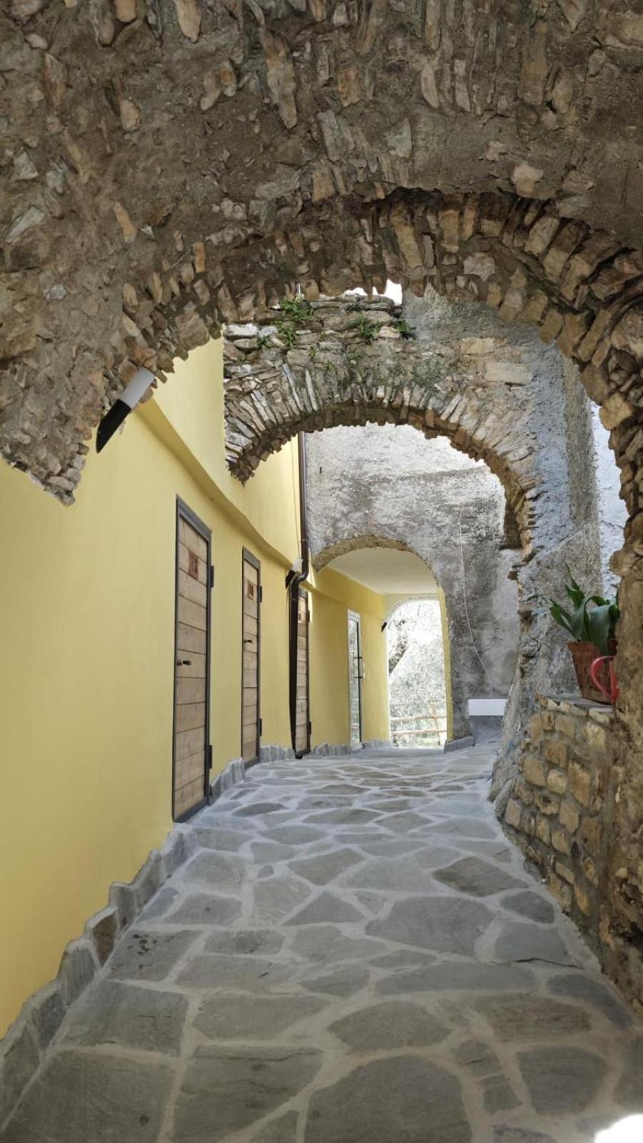 Marina dʼAndora Appartamento Alba Dachi Farm מראה חיצוני תמונה